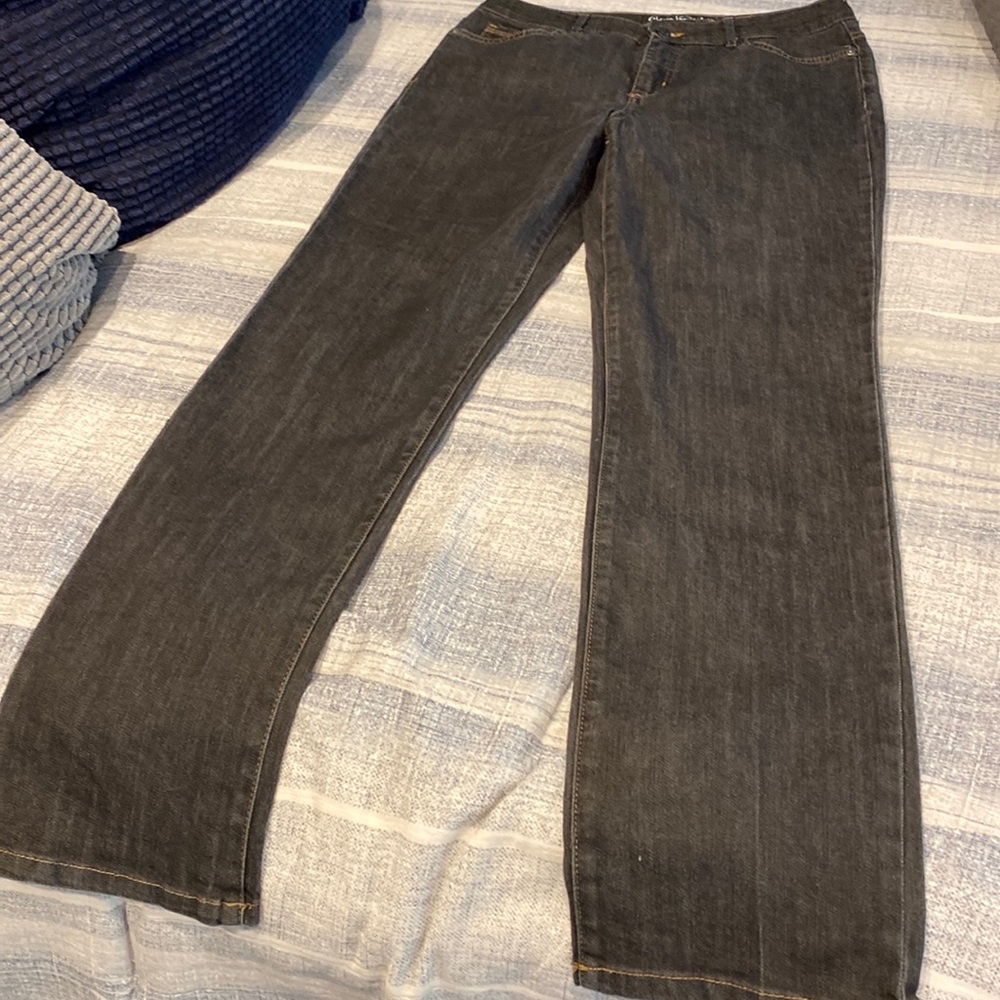 Gloria Vanderbilt black denim straight leg jean - Picture 2 of 5